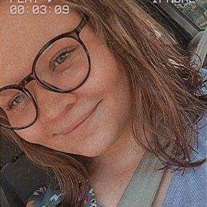Meet your Posher, Abigail